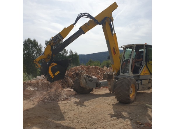 Cupa de concasare constructii MB Crusher MB-L140 S2 -- frontal 5 - 11 t. de vanzare
